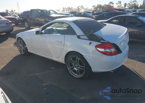 2005 Mercedes-Benz Slk 350 z USA, uszkodzony, nr VIN WDBWK56F85F044604